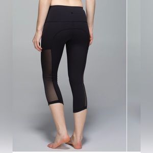 Lululemon Lululemon Hot To Street Crop Black Size 8